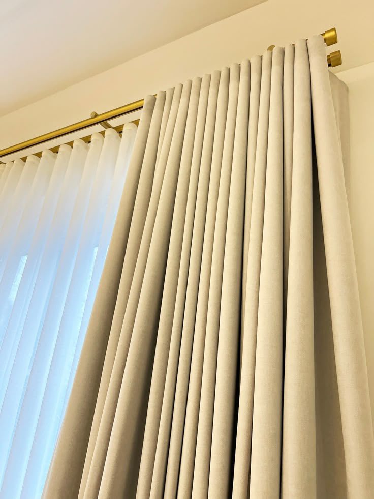 Curtains - Image 2