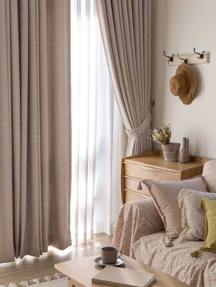 Curtains - Image 3